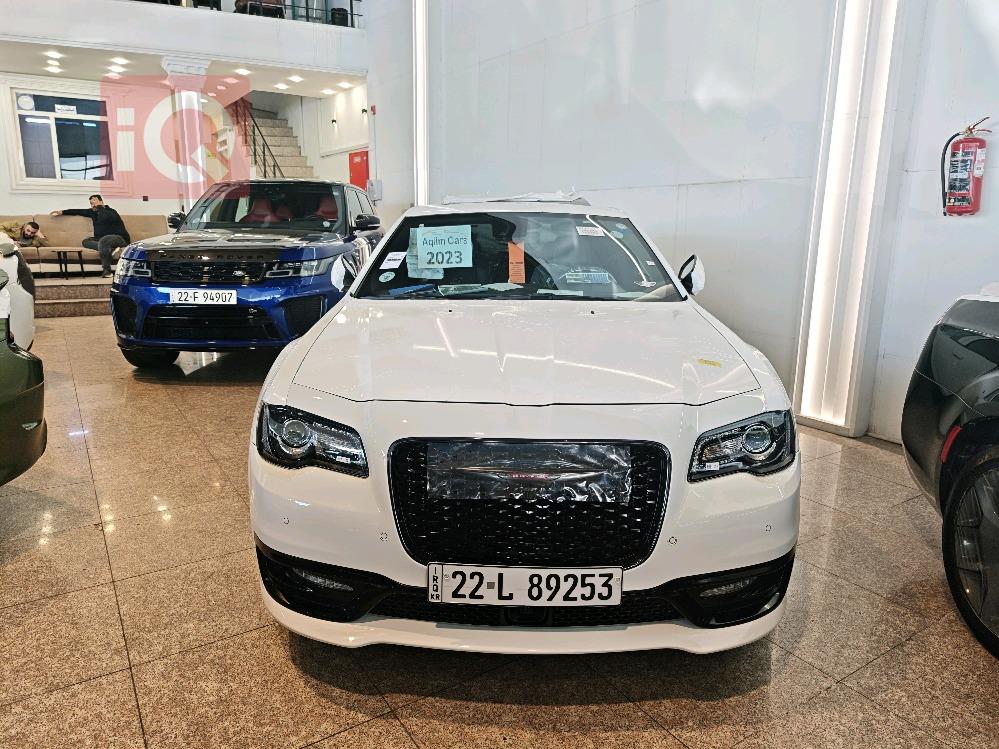 کرایسلەر 300